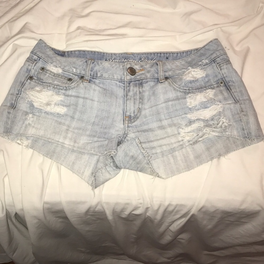 American eagle distressed shorty shorts